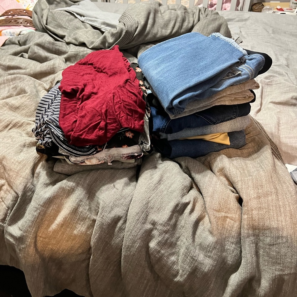 Maternity Clothes - image 2